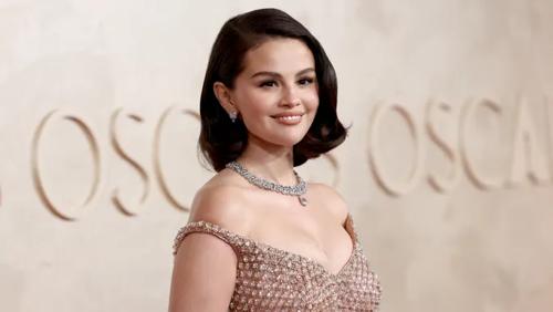 Селена Гомез: "Тарган" гэсэн коммент намайг маш их шархлуулдаг