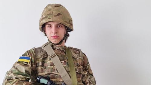 Кэмбрижийн оюутан Украинчуудад туслахаар явжээ