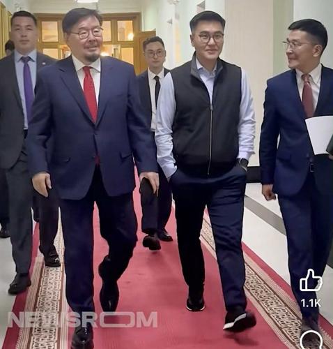 Лодой хүү чөмөг суув уу?