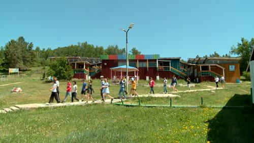 Хүүхдийн зуслангуудын ээлжийн хуваарь болон үнийг танилцуулж байна