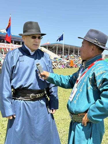 Д.Сумъяабазар:  Монгол түмний өв соёл, зан заншлыг түгээн дэлгэрүүлэх үндэс суурь нь  Өндөр гэгээн Занабазар