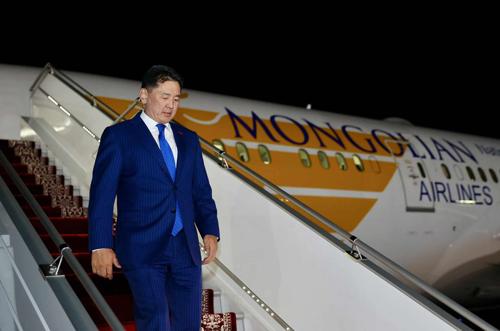 Монгол Улсын Ерөнхийлөгчийн Бүгд Найрамдах Тажикистан Улсад хийх төрийн айлчлал эхэллээ