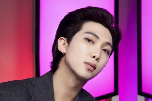 Энэ оны дэлхийн хамгийн царайлаг залуугаар BTS хамтлагийн RM тодорлоо