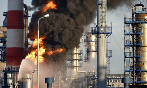 Оросын нефтийн үйлдвэр бөмбөгдүүлжээ