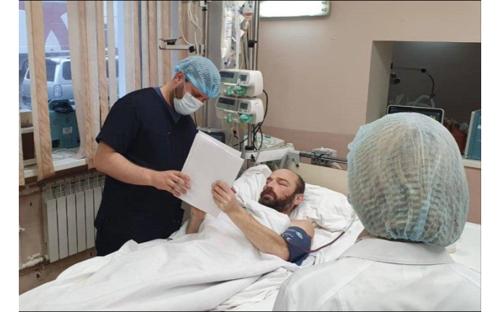 Тэнгист завьтай хоёр сар болсон эр Монголын тэмээний ноосон хөнжлийн ачаар амь гарчээ