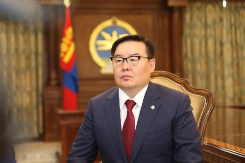 Г.Занданшатар өөрийнхөө хулгайг илчлэв үү?