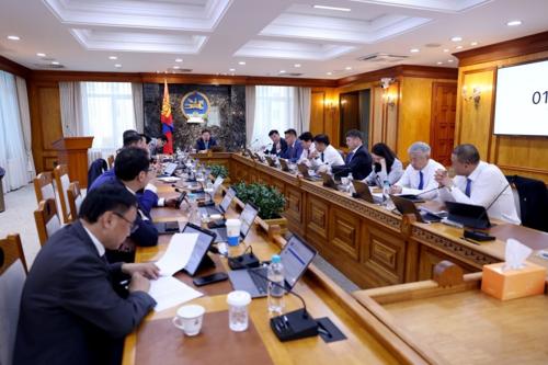 Засгийн газрын хуралдаан эхэллээ