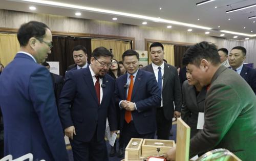 “Эх оронч худалдан авалт-Үндэсний үйлдвэрлэл 2026” үзэсгэлэн болж байна